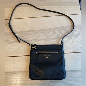 MICHAEL KORS Jet Set Large Pebbled Leather Crossbody Bag